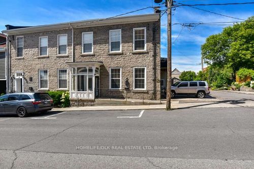 32 Apple St, Brockville, ON, K6V4X8 | Card Image