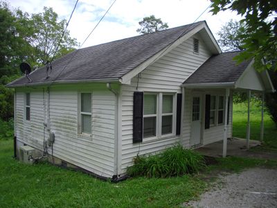 214 Garrett St, House other with 2 bedrooms, 1 bathrooms and 1 parking in Jamestown TN | Image 2