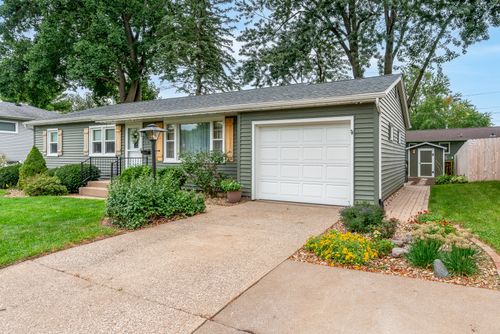 1923 Glenn Street, Bettendorf, IA, 52722 | Card Image