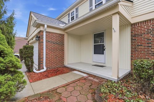 54173 Avondale Dr, New Baltimore, MI, 48047-1010 | Card Image