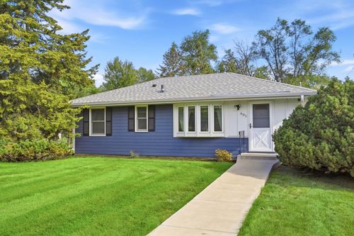 601 114th Ave Nw, Coon Rapids, MN, 55448-3262 | Card Image