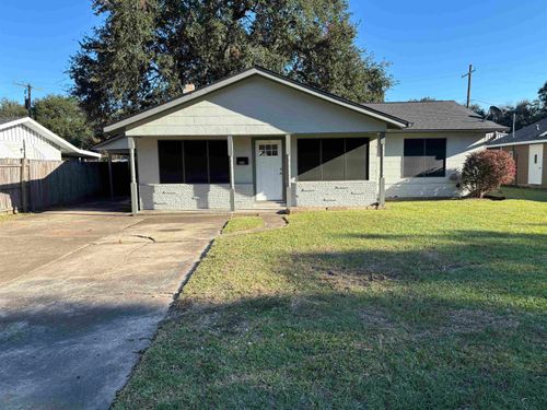 2233 11th St, Port Neches, TX, 77651-4105 | Card Image