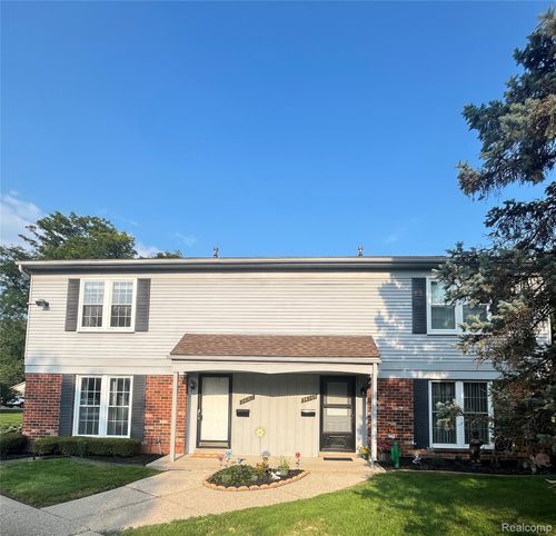 34167 Garfield Cir, Fraser, MI, 48026-1889 | Card Image