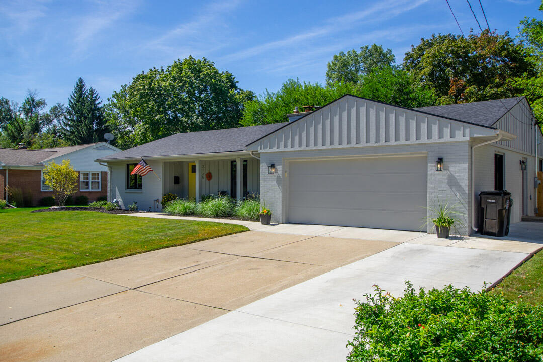 Negaunee Dr, Grand Rapids, MI 49506