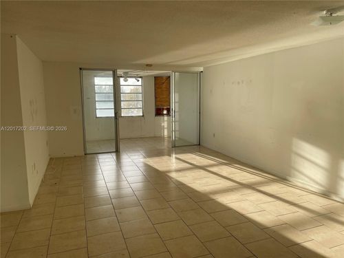 313-1-1660 Ne 191st St, Miami, FL, 33179-4100 | Card Image