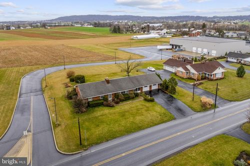 632 E Farmersville Rd, NEW HOLLAND, PA, 17557-9749 | Card Image