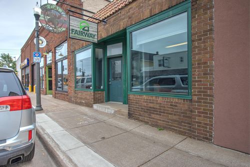 125 Main St N, Cambridge, MN, 55008-1137 | Card Image