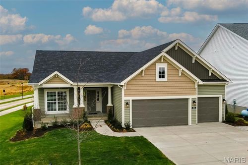 401 Farmhouse Dr, Wentzville, MO, 63385-6045 | Card Image