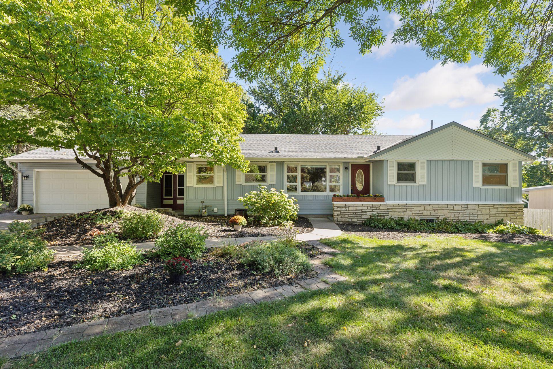 Lakeview Ave, Saint Paul, MN 55113