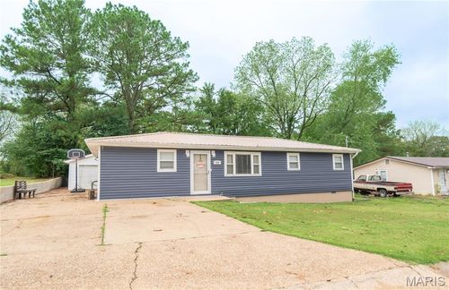 506 Vaden Rd, Poplar Bluff, MO, 63901-3152 | Card Image