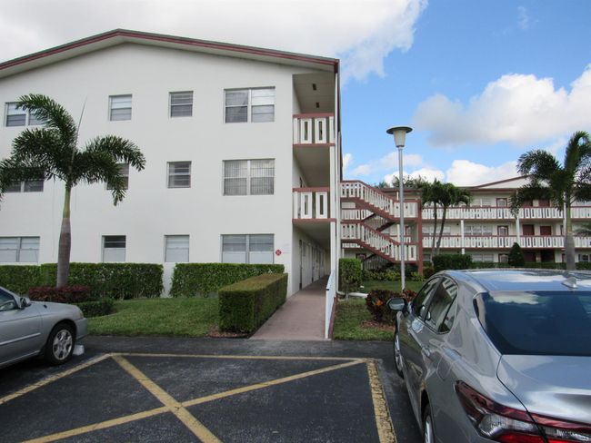 310 Brighton H, Condo with 2 bedrooms, 2 bathrooms and null parking in Boca Raton FL | Image 4