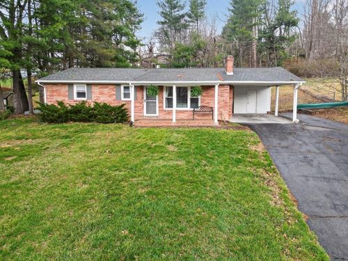 583 Fowler St, Marion, VA, 24354-2203 | Card Image