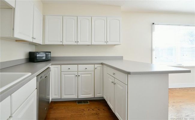 290 W Main St, House other with 4 bedrooms, 3 bathrooms and null parking in Cheshire CT | Image 11