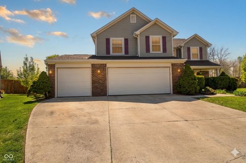 7133 Allegan Dr, Indianapolis, IN, 46217-7146 | Card Image