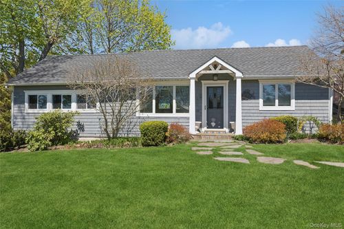 1600 Captain Kidd Dr, Mattituck, NY, 11952-3613 | Card Image