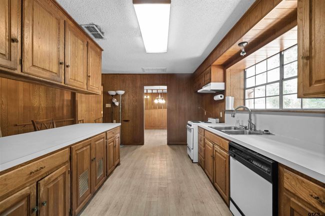 20568 State Highway 110 S, House other with 4 bedrooms, 3 bathrooms and null parking in Troup TX | Image 30