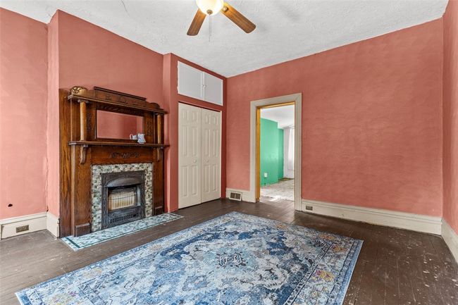 Living Room | Image 24
