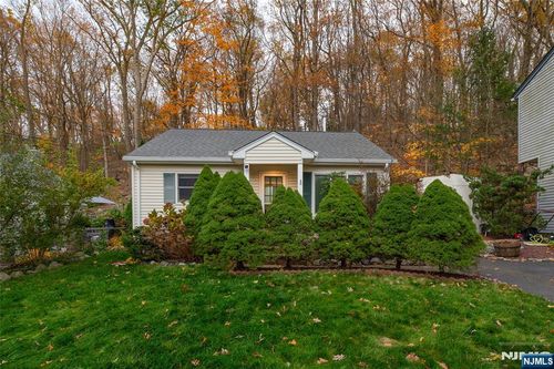 354 Skyline Lake Dr, Ringwood, NJ, 07456-1921 | Card Image