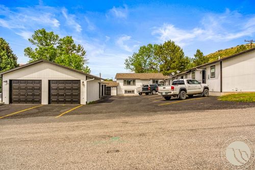 117 E Church St, Absarokee, MT, 59001-8513 | Card Image