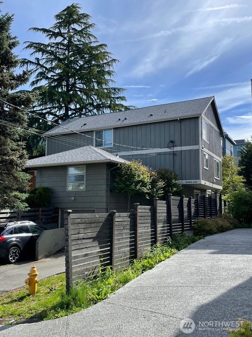 10202 1st Ave Nw, Seattle, WA, 98177-4939 | Card Image