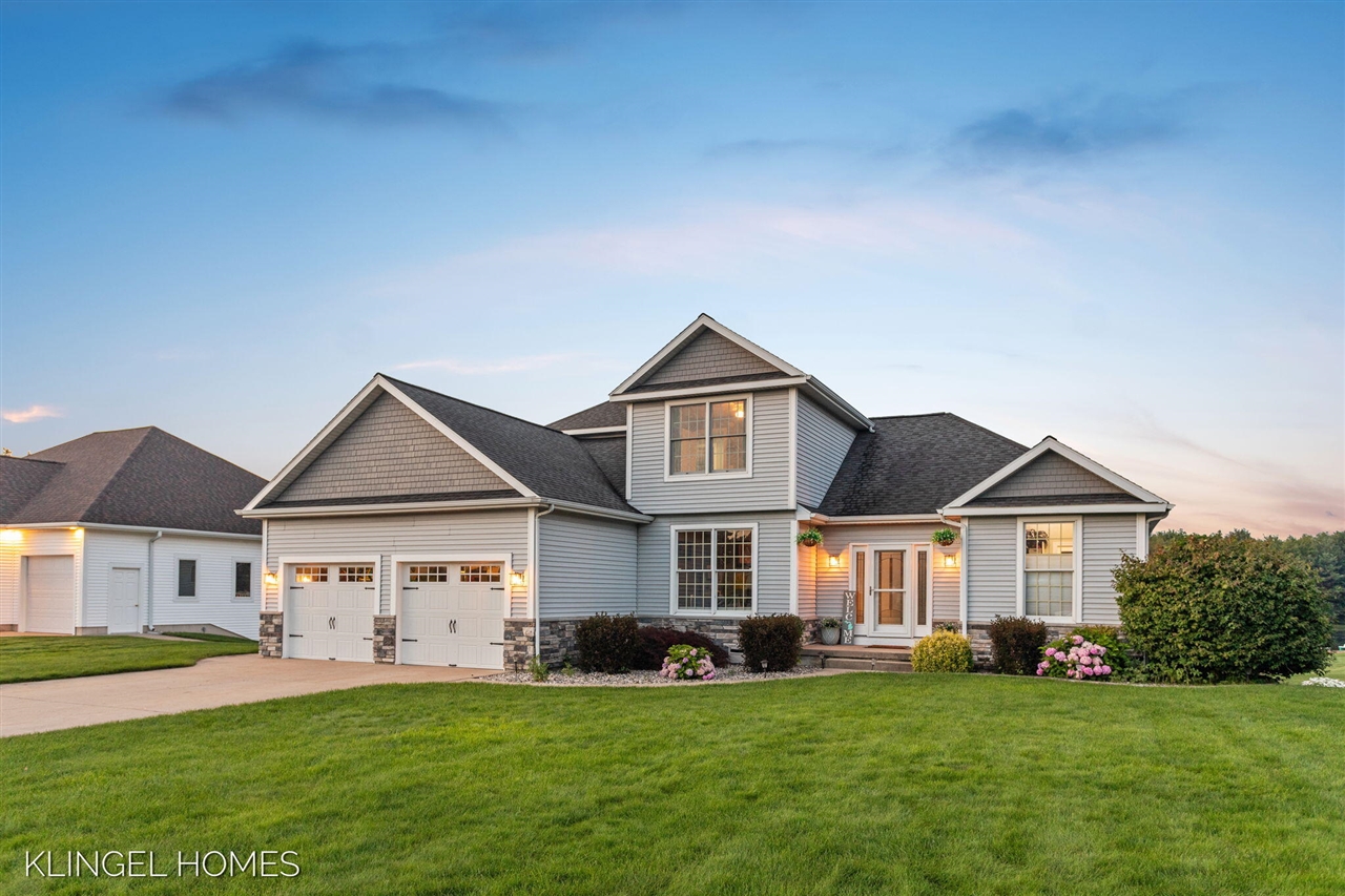 Acacia Dr, Grand Haven, MI 49417