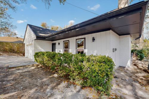 235 Softwood Dr, Duncanville, TX, 75137-4325 | Card Image