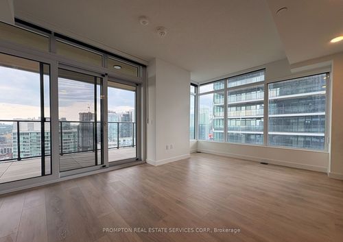 3905-3 Concord Cityplace Way, Toronto, ON, M5V0X4 | Card Image