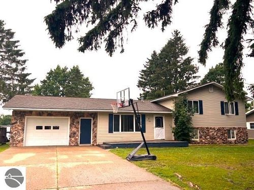 401 Sunnyside St, Mancelona, MI, 49659-9771 | Card Image
