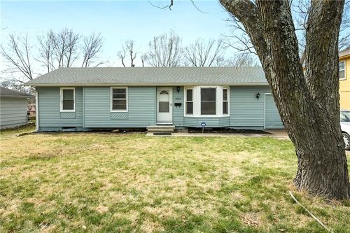 9214 Manchester Ave, Kansas City, MO, 64138-4362 | Card Image