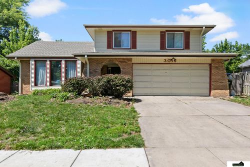 3016 Diadem Dr, Lincoln, NE, 68516-1630 | Card Image