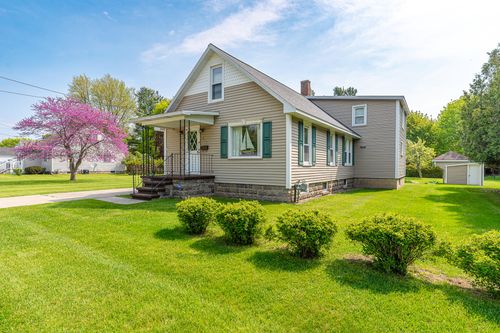 817 Oak St, Manistee, MI, 49660-2009 | Card Image