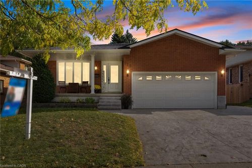 115 Yellow Birch Dr, Kitchener, ON, N2N2N3 | Card Image