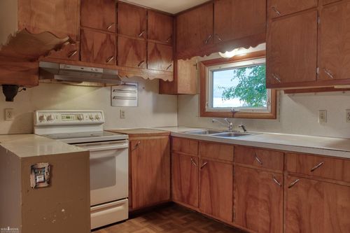 5230 E Newburg Rd, Durand, MI, 48429-9132 | Card Image