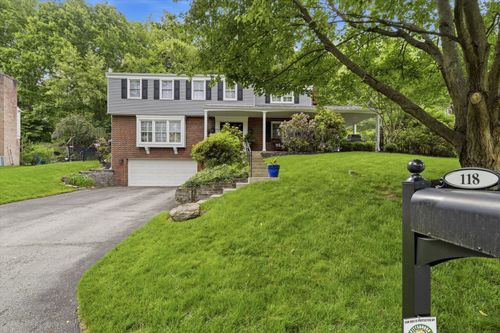 118 Crofton Dr, Pittsburgh, PA, 15238-2504 | Card Image