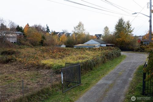 30 Dakota St, Seattle, WA, 98101 | Card Image