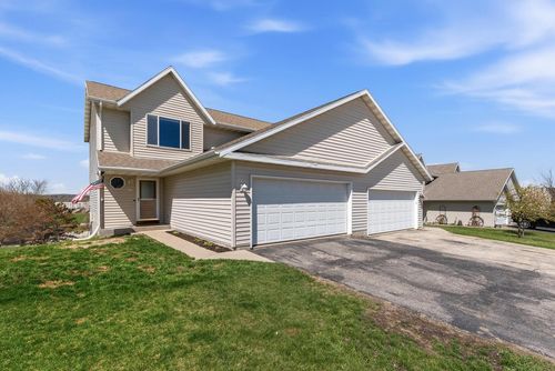 1126 Autumn Drive, West Bend, WI, 53090 | Card Image