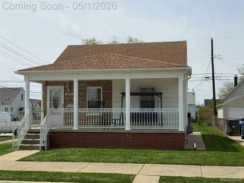 6401 Kenilworth St, Dearborn, MI, 48126-2158 | Card Image