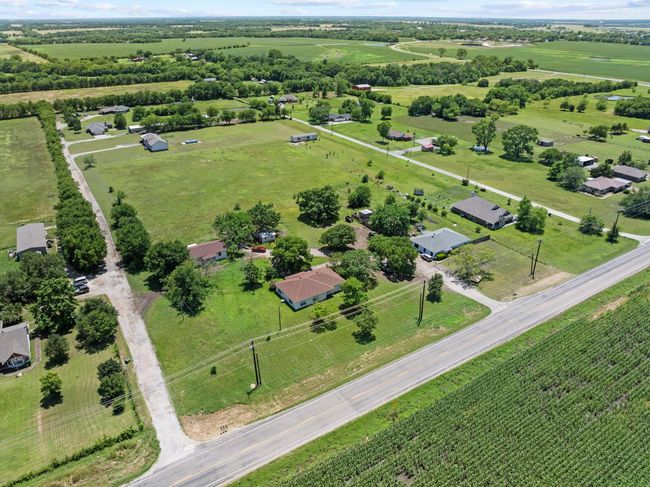 1210 E Fm 902, House other with 2 bedrooms, 2 bathrooms and null parking in Howe TX | Image 5
