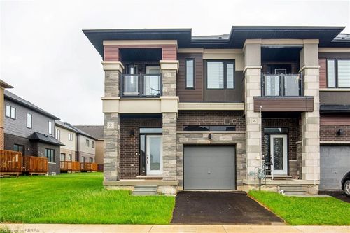 2 Copeman Ave, Brantford, ON, N3V0B3 | Card Image