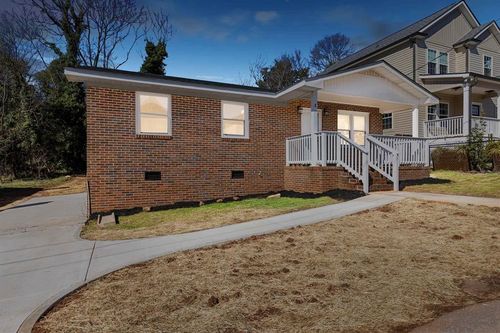 8 Harris Ln, Greenville, SC, 29607-1719 | Card Image