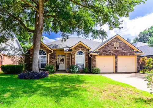 2206 S Branch Dr, Arlington, TX, 76001-5637 | Card Image