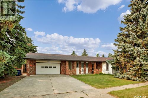 1009 8th St, Rosthern, SK, S0K | Card Image