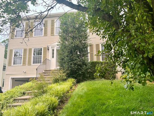 1 Lacey Ln, Norwalk, CT, 06854-1116 | Card Image