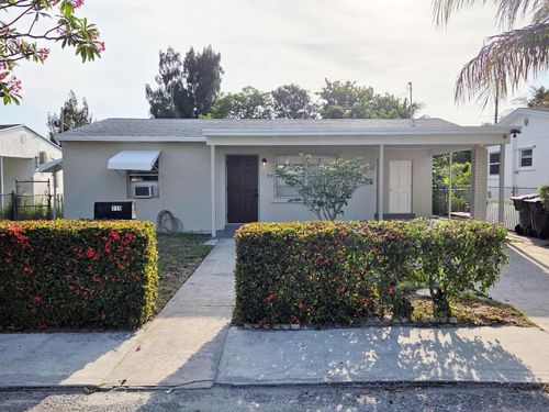 715 S C St, Lake Worth Beach, FL, 33460-4719 | Card Image