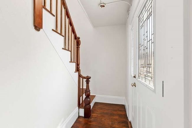 APT-2 - 9 Foster St, Condo with 4 bedrooms, 2 bathrooms and null parking in Gloucester MA | Image 4