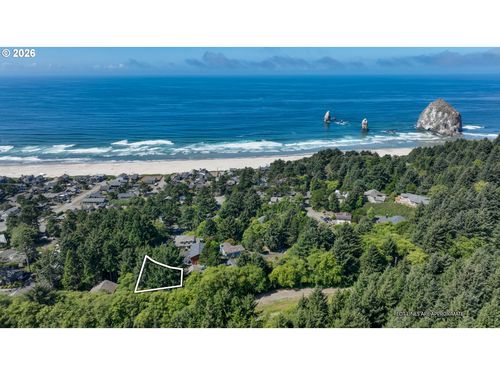415 Chilkoot Trl, Cannon Beach, OR, 97110-2042 | Card Image