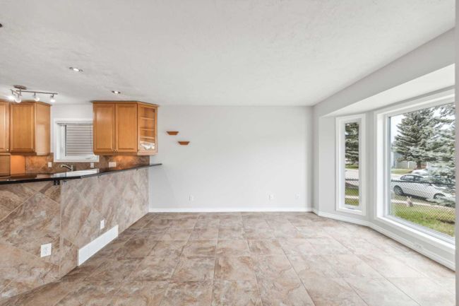 241 Taradale Close Ne, Home with 3 bedrooms, 2 bathrooms and 2 parking in Calgary AB | Image 4