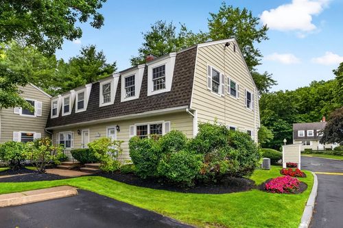 87-87-89 Saco St, Newton, MA, 02464-1326 | Card Image
