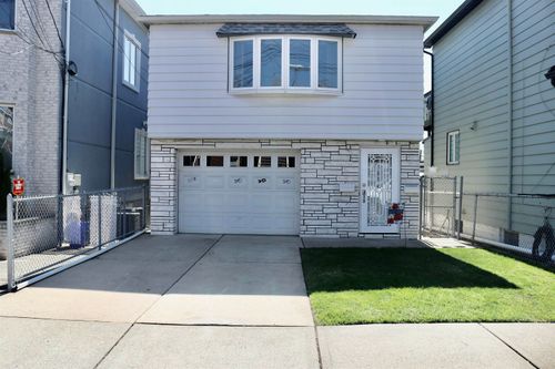 768 4th St, Secaucus, NJ, 07094 | Card Image