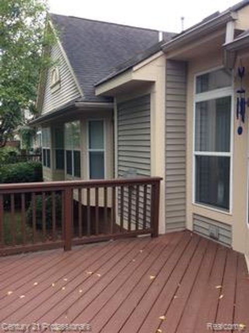 1533 Covington Xing, Commerce Township, MI, 48390-2844 | Card Image